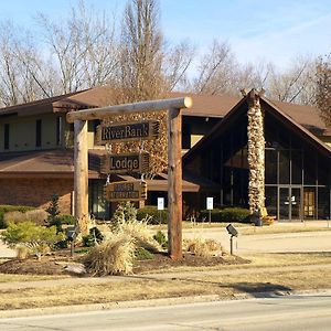 Riverbank Lodge
